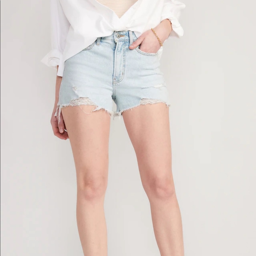 NWT High-Waisted Ripped Jean Shorts 5-inch inseam